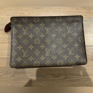 Louis Vuitton Clutch